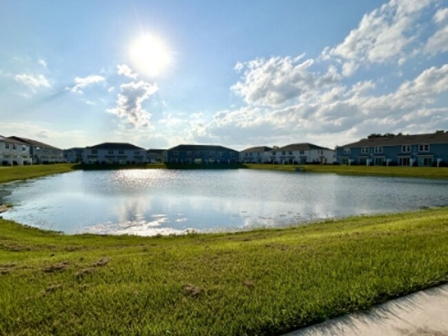 Building Photo - New Build 3Bed 2Bath Townhome in Kissimmee