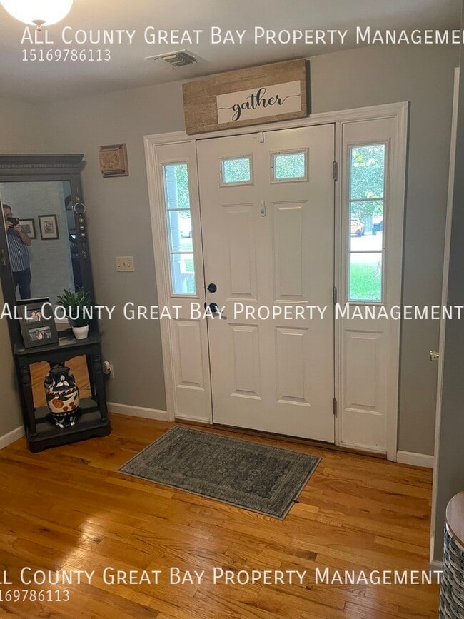 Building Photo - 115 Hedges Ave