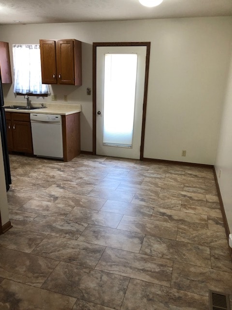 Building Photo - 601 S Hickory St