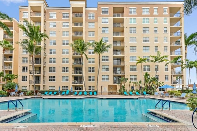 Building Photo - 1801 N Flagler Dr