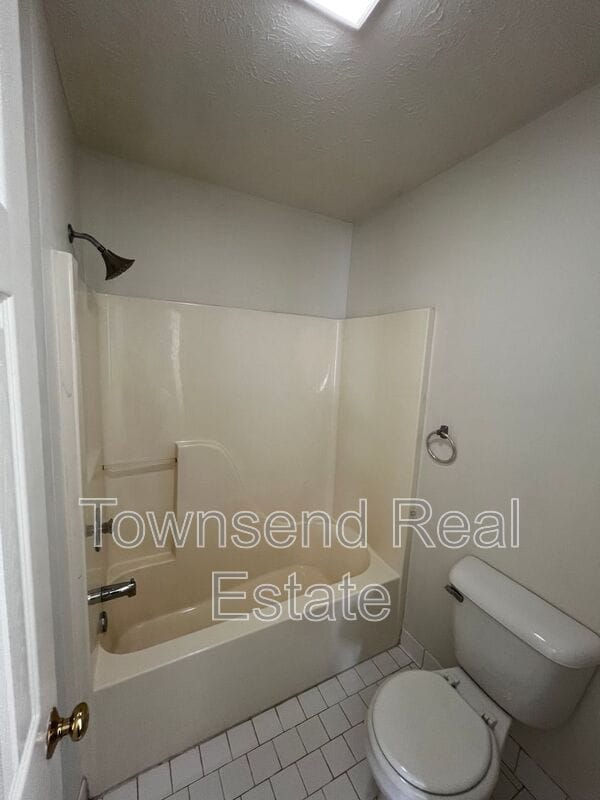 Building Photo - 1051-4 Ancestry Dr.