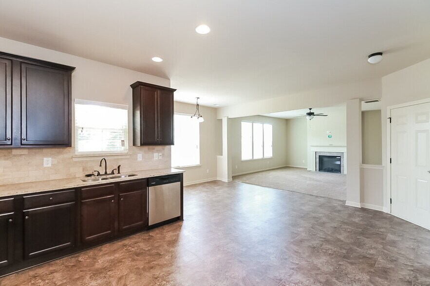 Building Photo - 1224 Nottley Dr