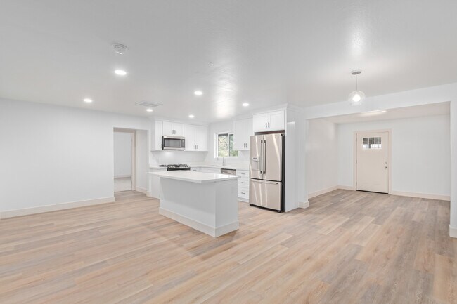 Building Photo - 1729 W Cortez St