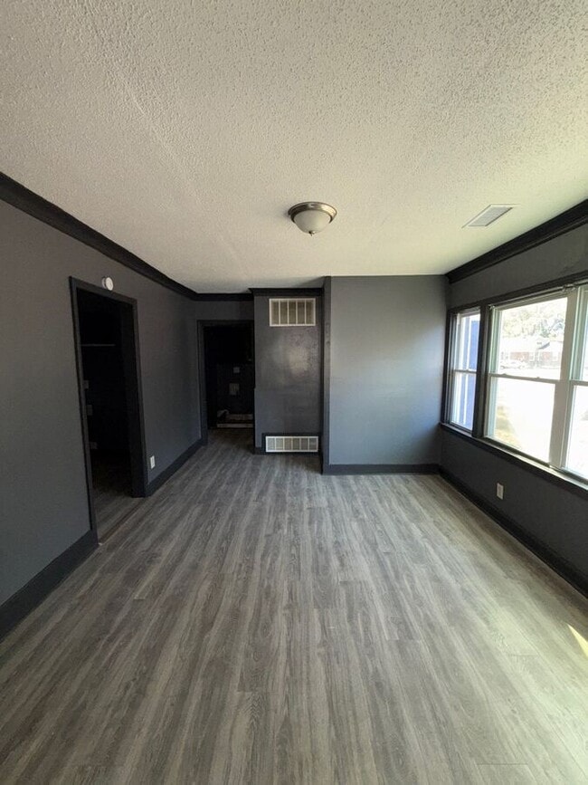 Building Photo - 1064 Brower St