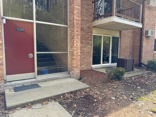 Building Photo - 1249 Island Dr