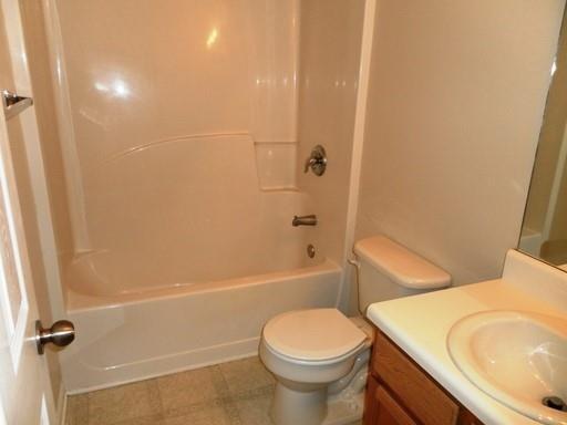 Building Photo - 206 Overlook Pointe