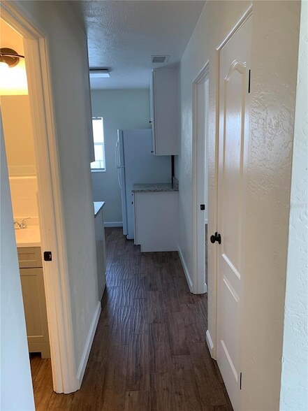 Building Photo - 127 E Kentucky Ave