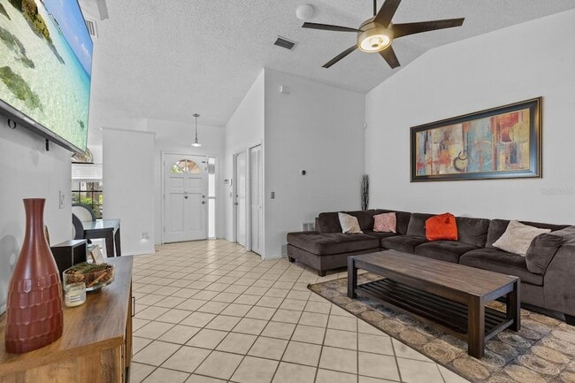 Building Photo - 1345 Tindaro Dr