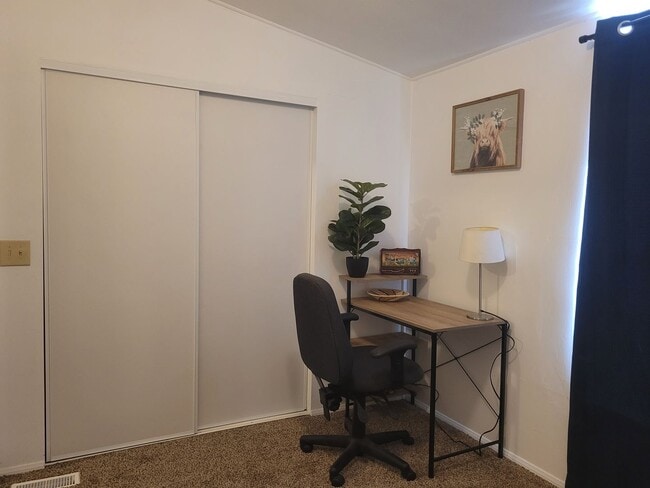 Building Photo - Renovated 3-Bedroom Oasis Near Colorado River with Stunning Desert Views