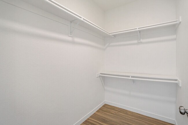 Building Photo - 10823 Hortense St