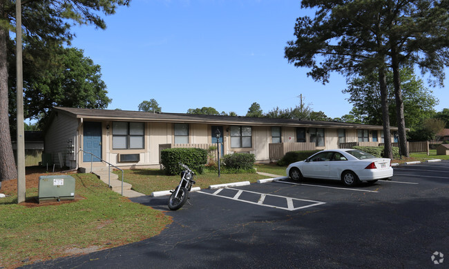 Broadview Oaks - Pensacola, FL | Apartment Finder