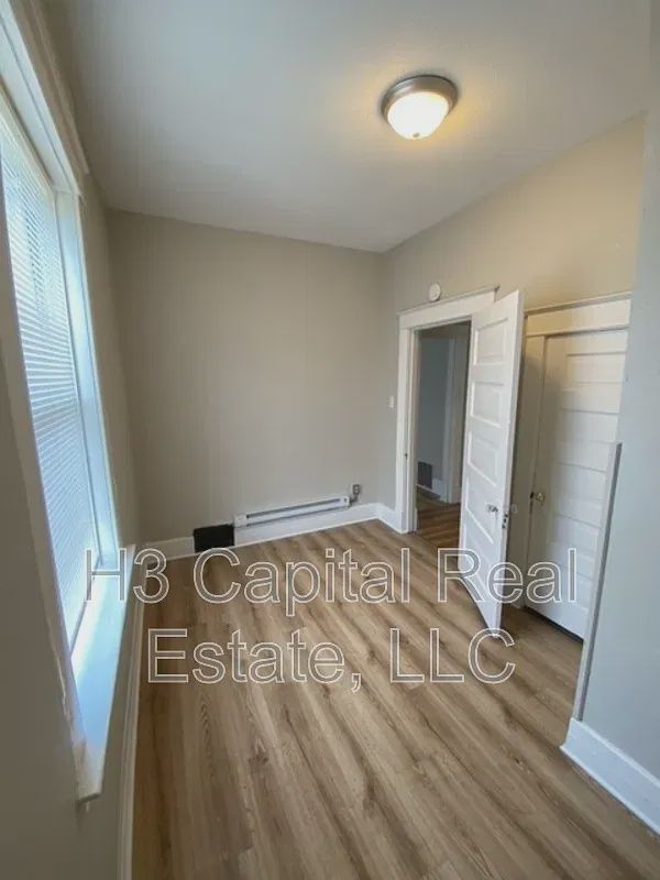 Building Photo - 2022 Cleveland Blvd