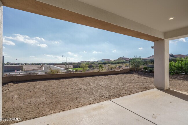 Building Photo - 20607 W Rancho Dr