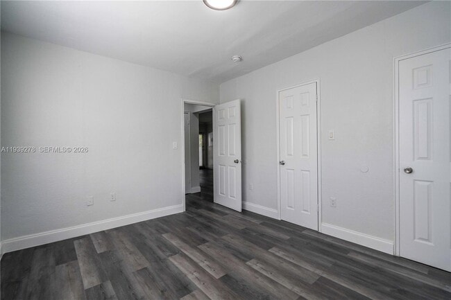 Building Photo - 7925 Hawthorne Ave