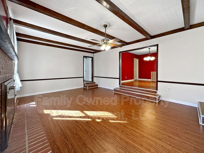 Building Photo - 1123 Belvedere Dr