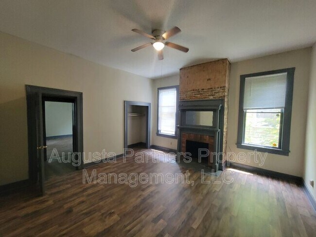 Building Photo - 508 3rd St