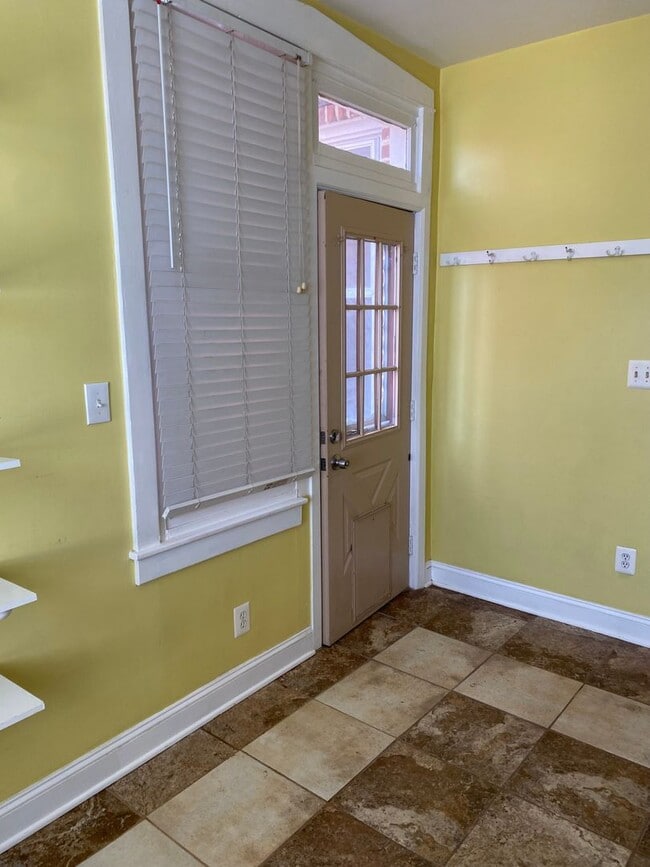 Building Photo - Now Available-3 Bedroom Norristown Rental!
