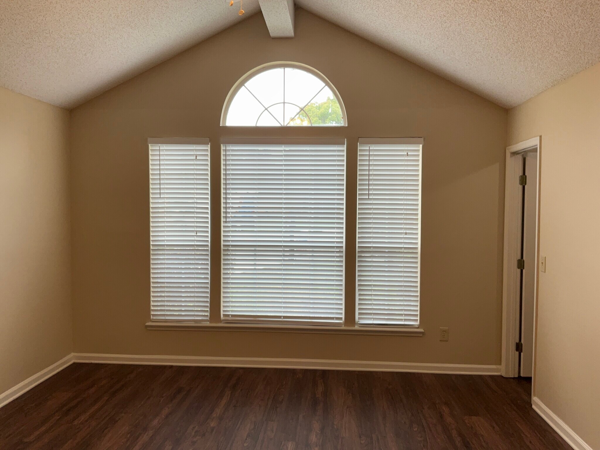 Building Photo - 7691 Enderby Ave E