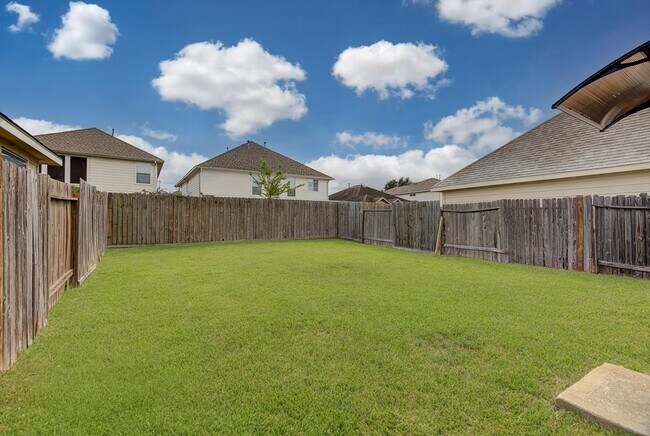 Building Photo - 13983 Maximos Dr