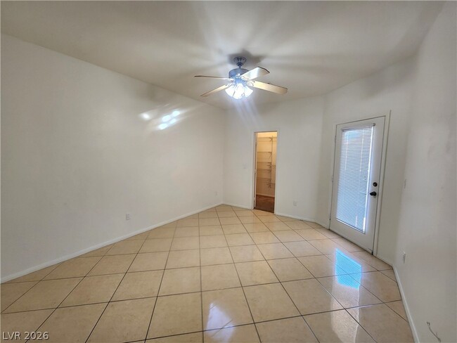 Building Photo - 3555 Meridale Dr