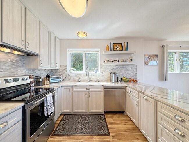 Building Photo - Stunning Home for Lease in Diamond Point
