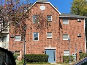 Building Photo - 1303 Cunat Ct