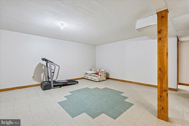 Building Photo - 13245 Croom Rd