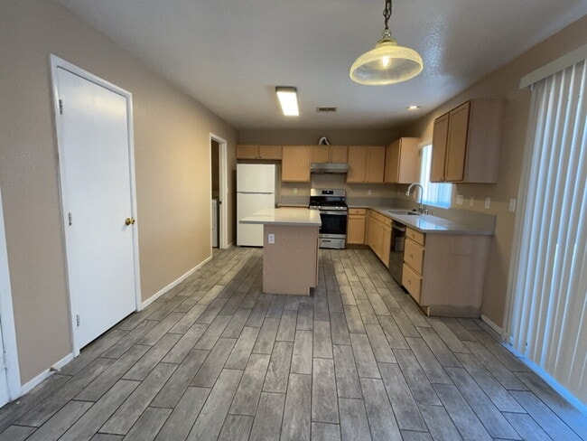 Primary Photo - Beautiful 4 bedroom 2 story home