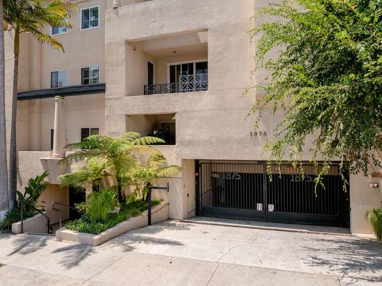 Secure Garage + Ample indoor guest parking - 1875 S Beverly Glen Blvd