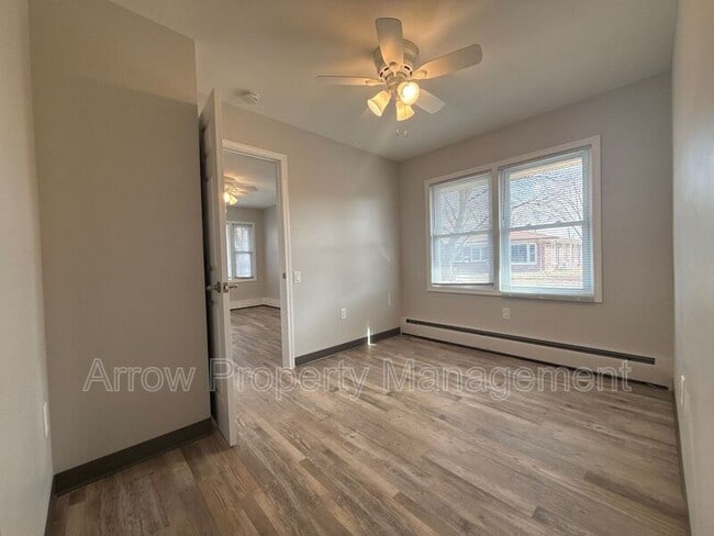 Building Photo - 407 H St