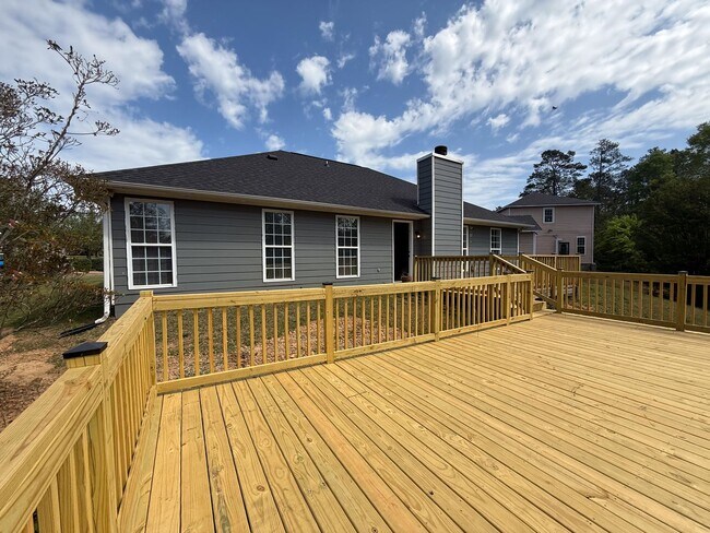 Building Photo - 2018 Tranquil Ln