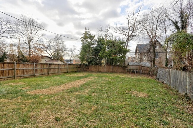 Building Photo - Renovated Single Family 2BR+2Bonus Rm/2.5BA Home in the Heart of Waverly