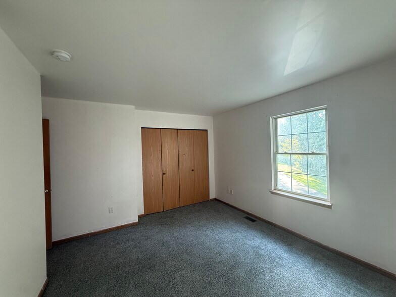 Building Photo - 844 S 23rd St