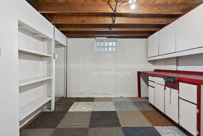 Building Photo - 437 Lancashire Rd