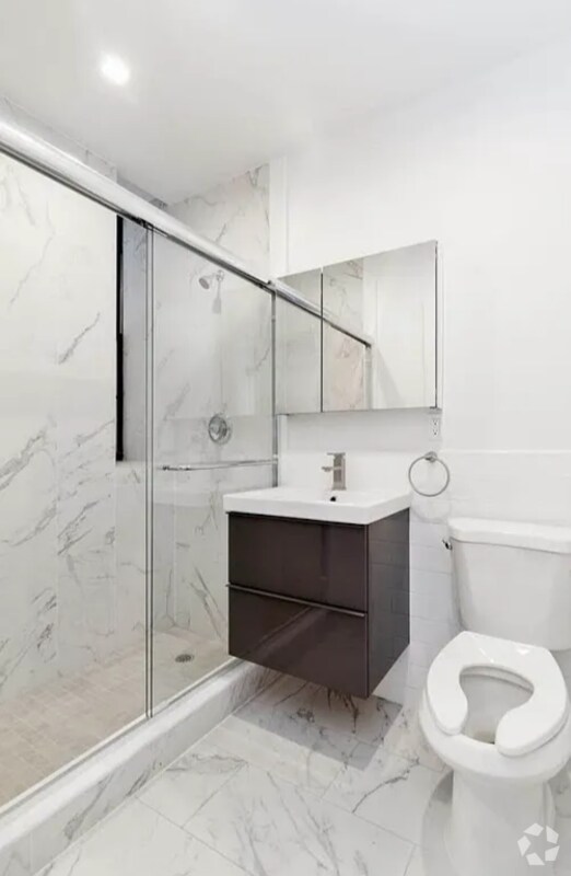 Building Photo - 45 Tiemann Pl