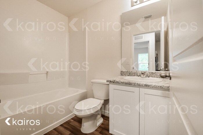 Building Photo - 27382 Pasadena Dr