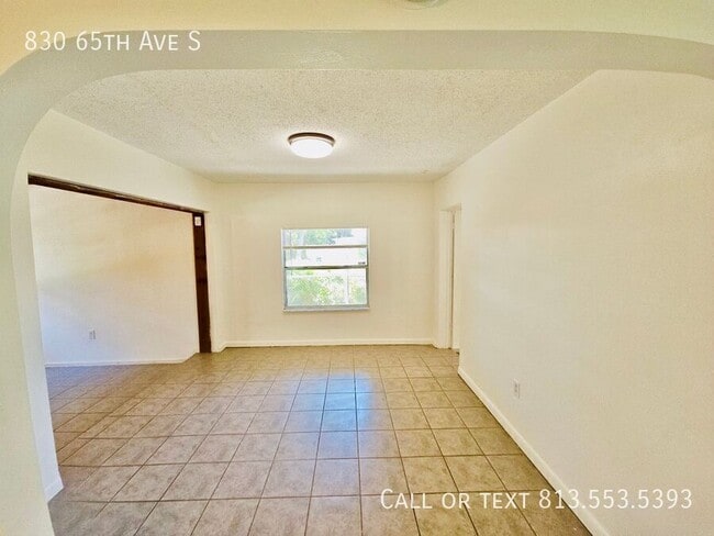 Building Photo - 830 65th Ave S