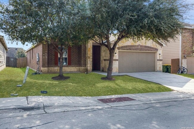 Building Photo - 322 Walnut Crest