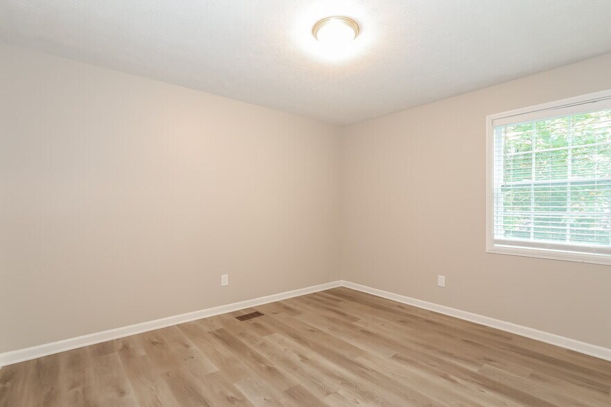 Building Photo - 4284 Ridgetop Dr