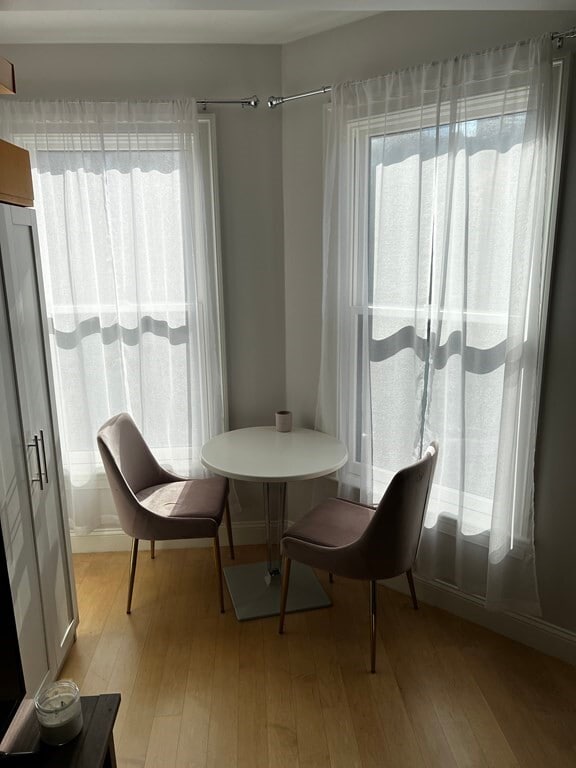 Building Photo - 296 Beacon St