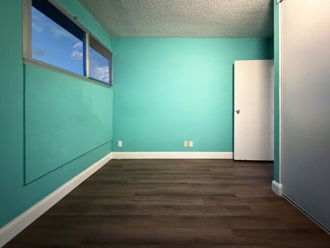 Building Photo - 1313 Lincoln St