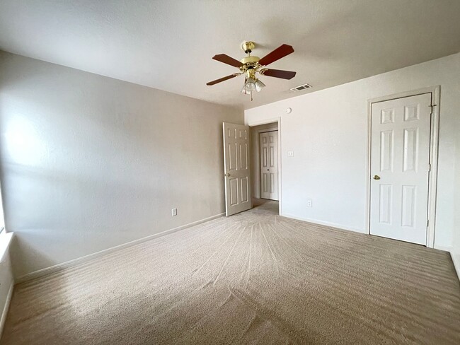 Building Photo - 1508 Nicholas Cir