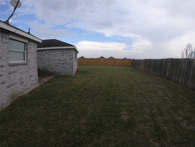 Building Photo - 5313 Rio Ramos Ct