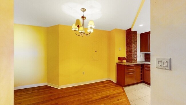 Building Photo - 84 Gainsborough St