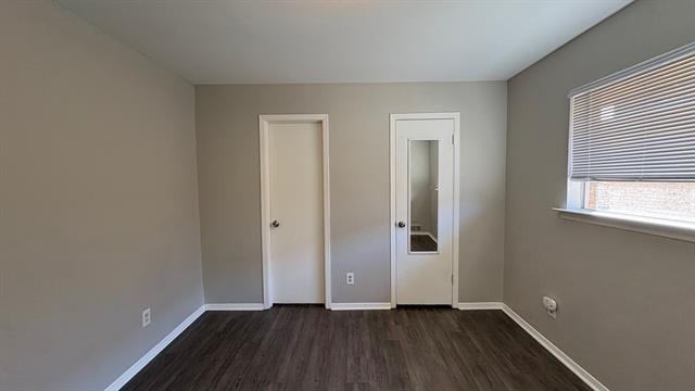 Building Photo - 2410 Woodoak Ct