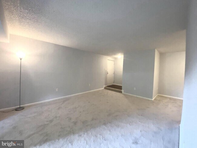 Building Photo - 10218 Bushman Dr