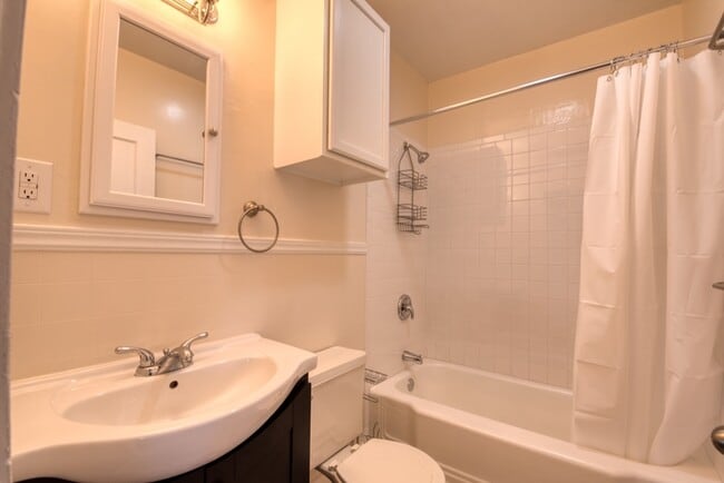 Building Photo - 620 NW 27th St