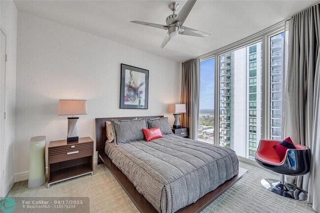 Building Photo - 333 Las Olas Way
