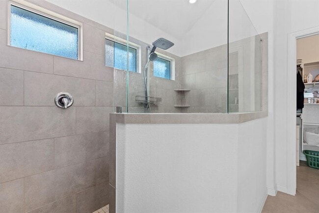 Building Photo - 157 Venti Cove