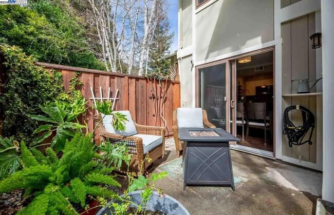 Building Photo - 1133 San Ramon Valley Blvd